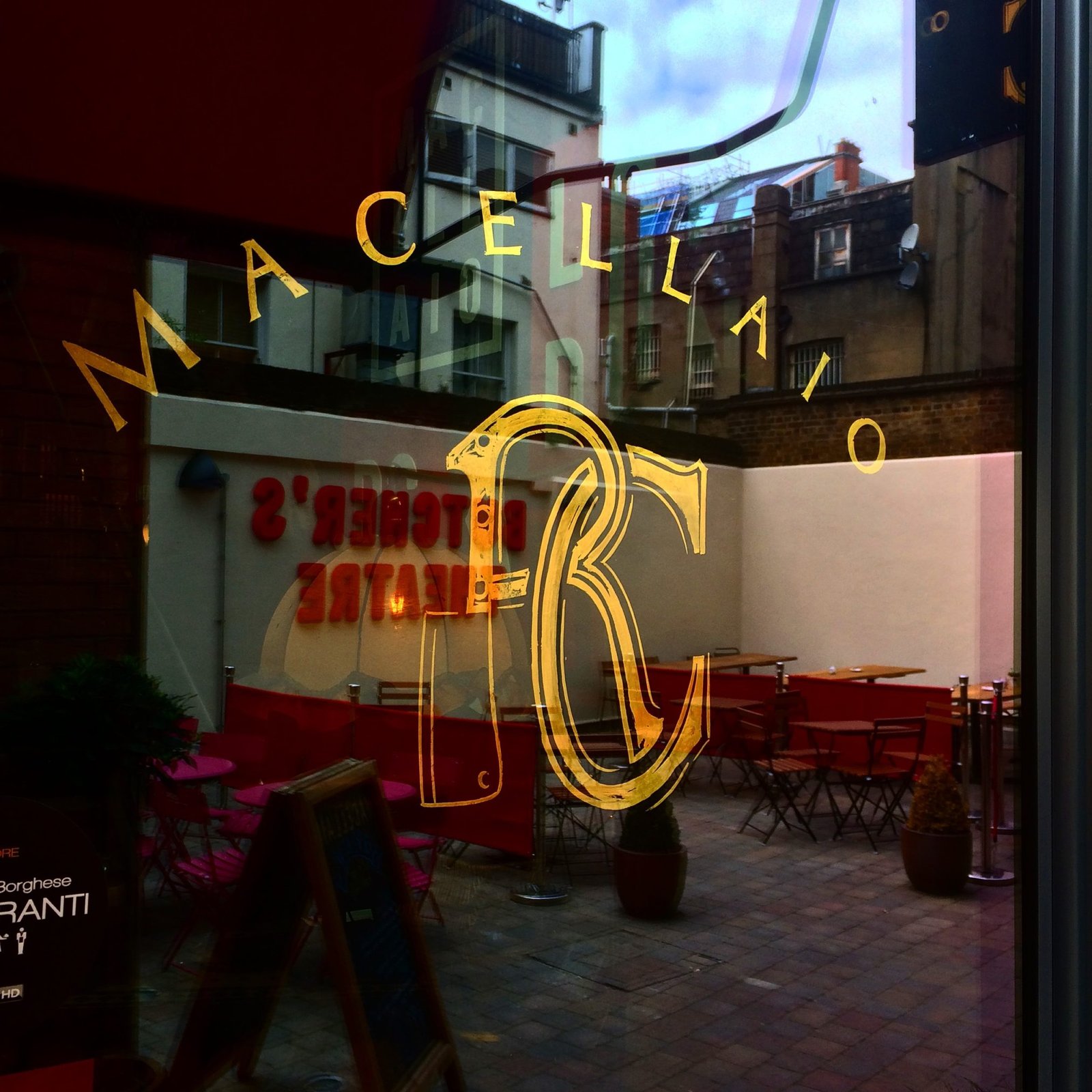 Signwriting for London Pubs, Bars & Hotels - NGS Signwriters