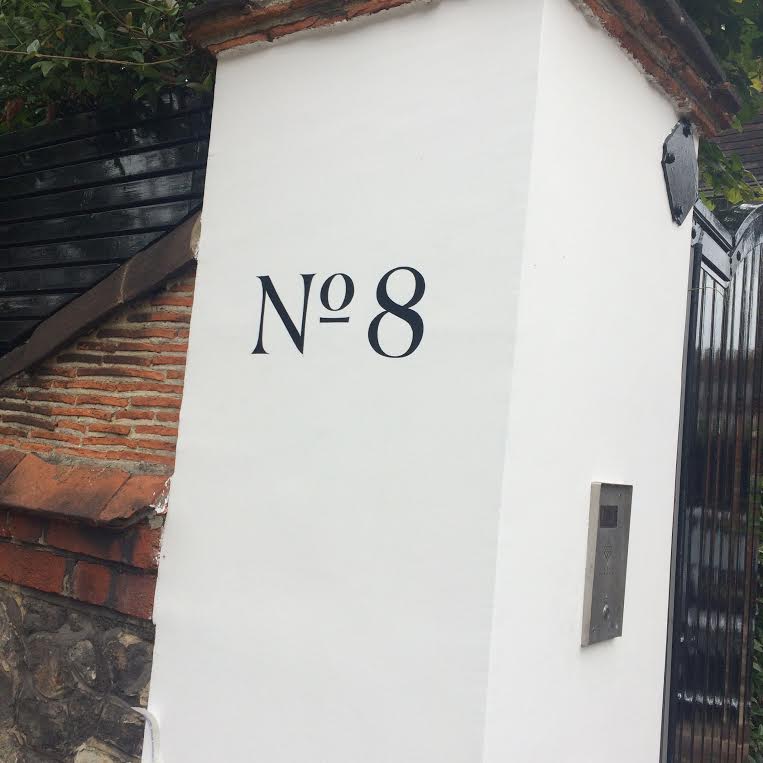 London singwriter, sign gilder, house numbers, glass gilding London sign writer, sign gilder, house numbers, glass gilding, Sign written manor house names, Richmond, Stud House Hampton Court, London Traditional sign wrting in gold leaf. Notting hill numeral painting,