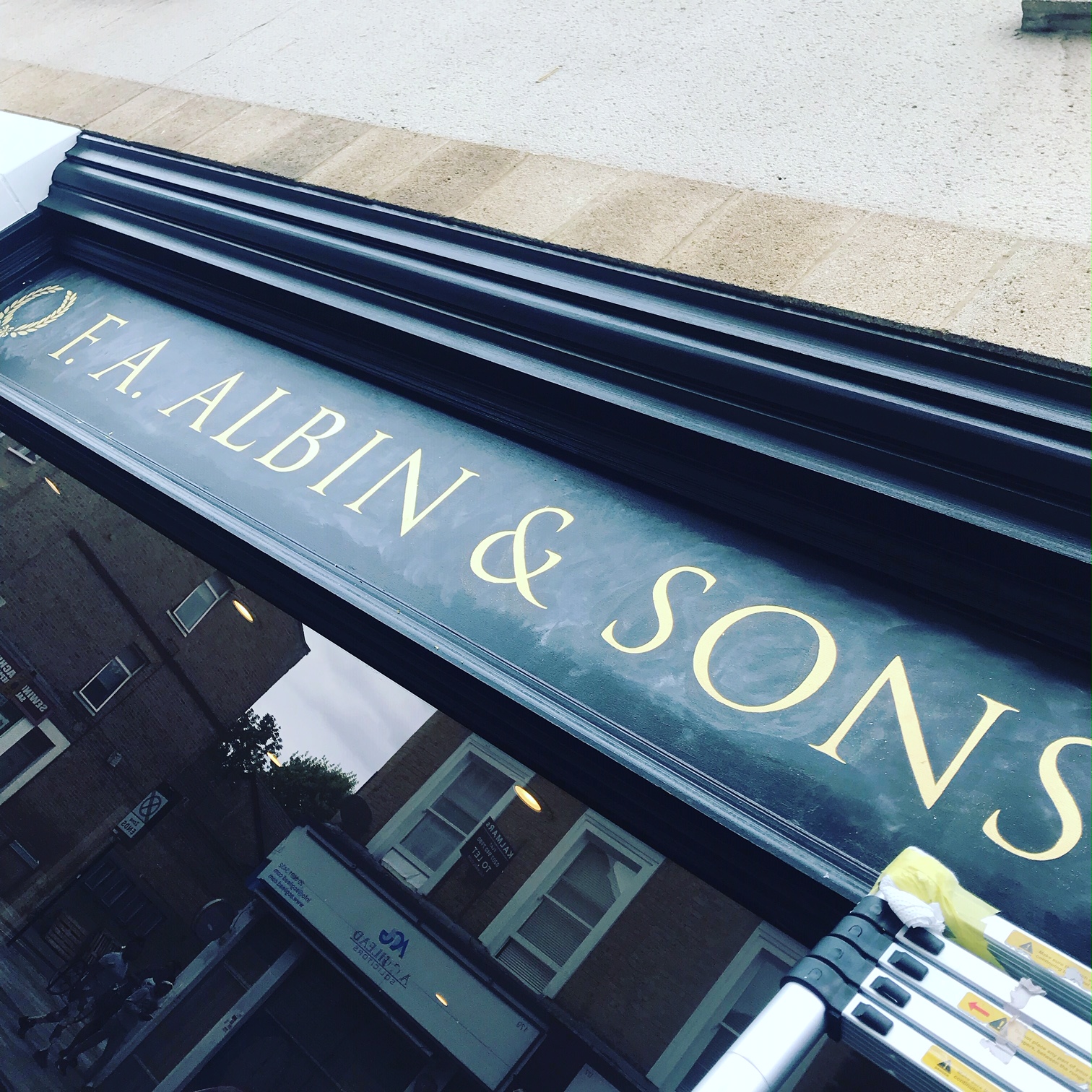 NGS Trajan serifs Painted galleries and shops NGS signwriters