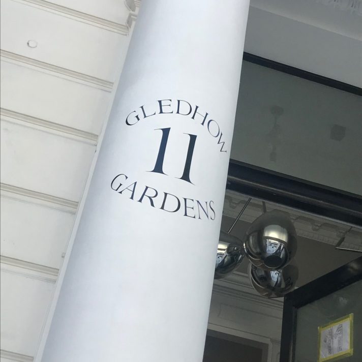 NGS London signage, Sign written manor house names, Richmond, Stud House Hampton Court, London Traditional sign wrting in gold leaf. Notting hill numeral painting,