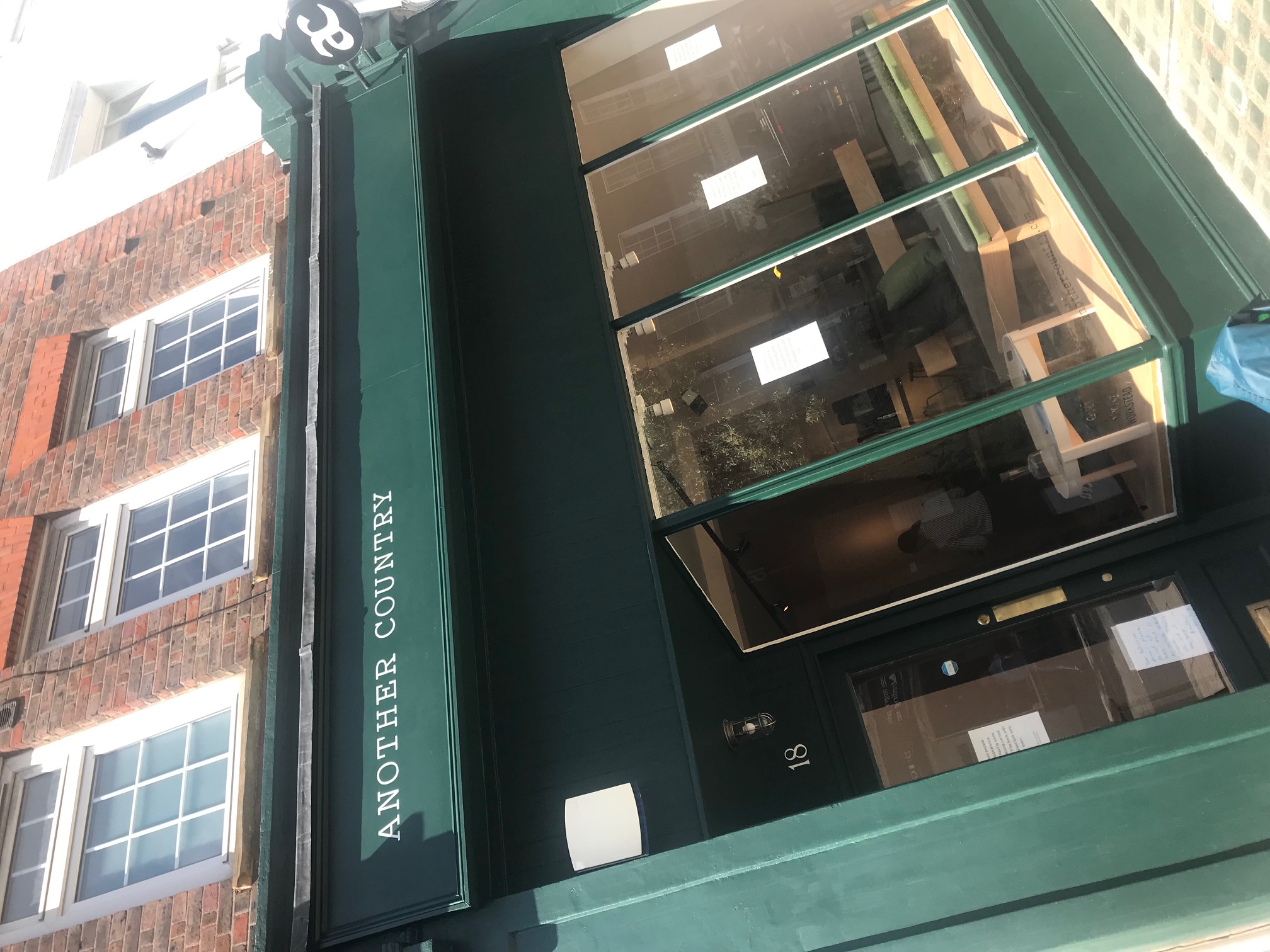 Traditional Sign writer, Nick Garrett Traditional signwriter, Nick