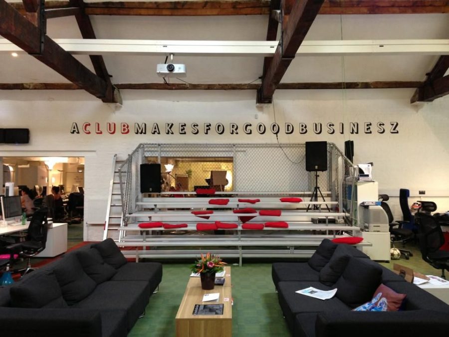 Art mural lettering