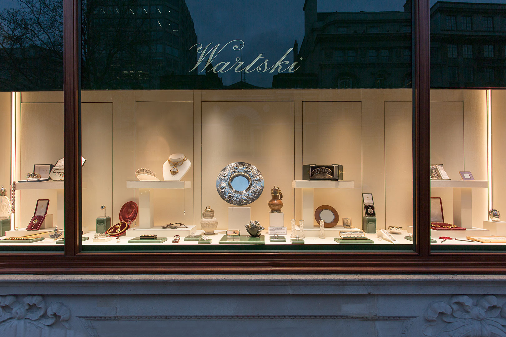 Gold leaf shop Windows, Traditional Sign writer. wartski Wartski jewellers glass gilding Traditional signwriting gold leaf lettering by Nick Garrett London Signwriter 3