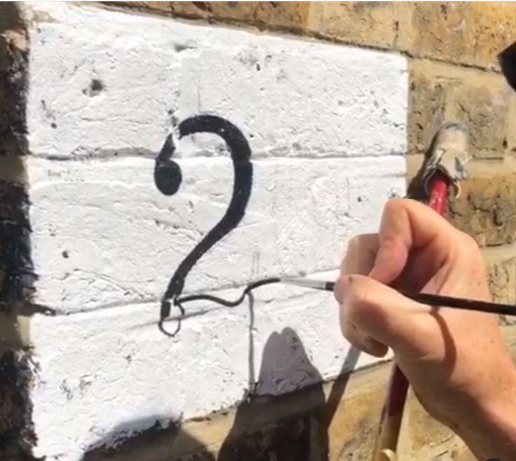 NGS Painted House numbers onto Rough surfaces and Bricks, names Traditional sign writers of London NGS Dulwich Margate Chelsea signwriters