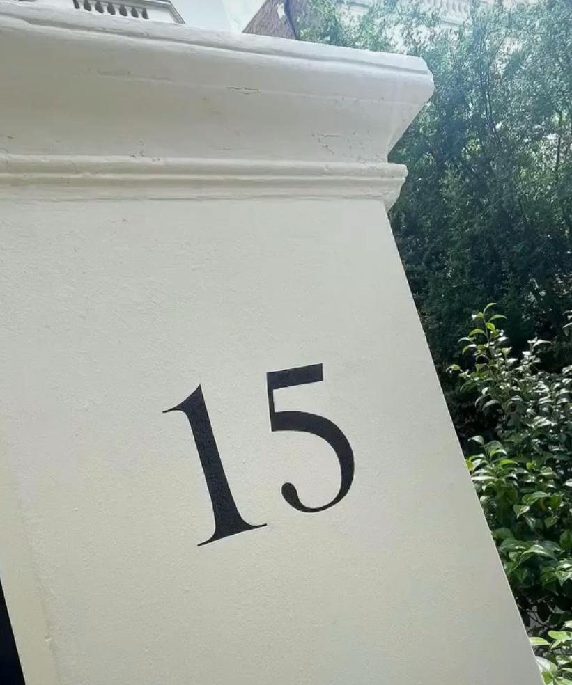 house numbers on pillers