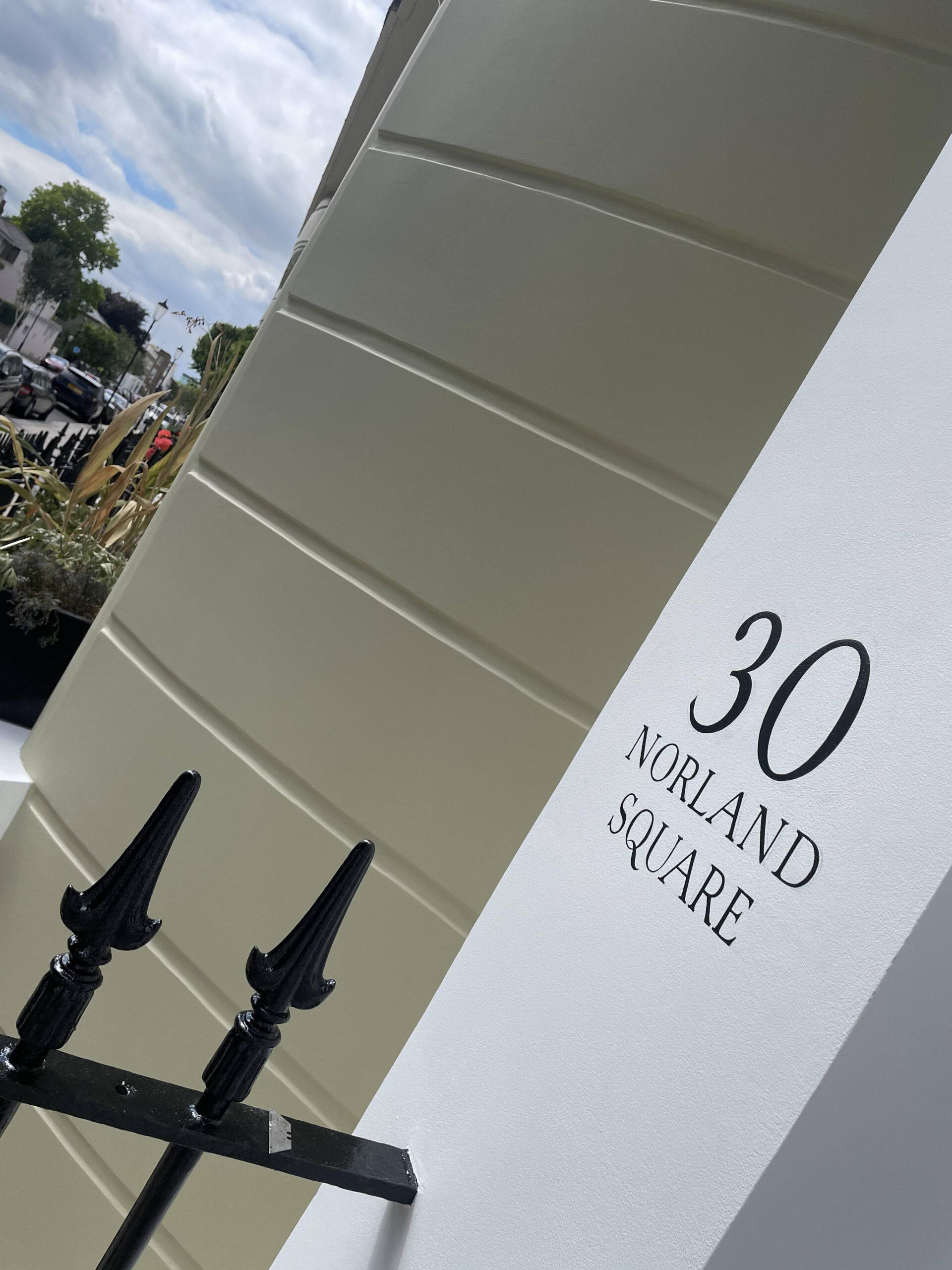 HoNorldland-Square-signwriting-house-number-and-address-by-masters-NGS