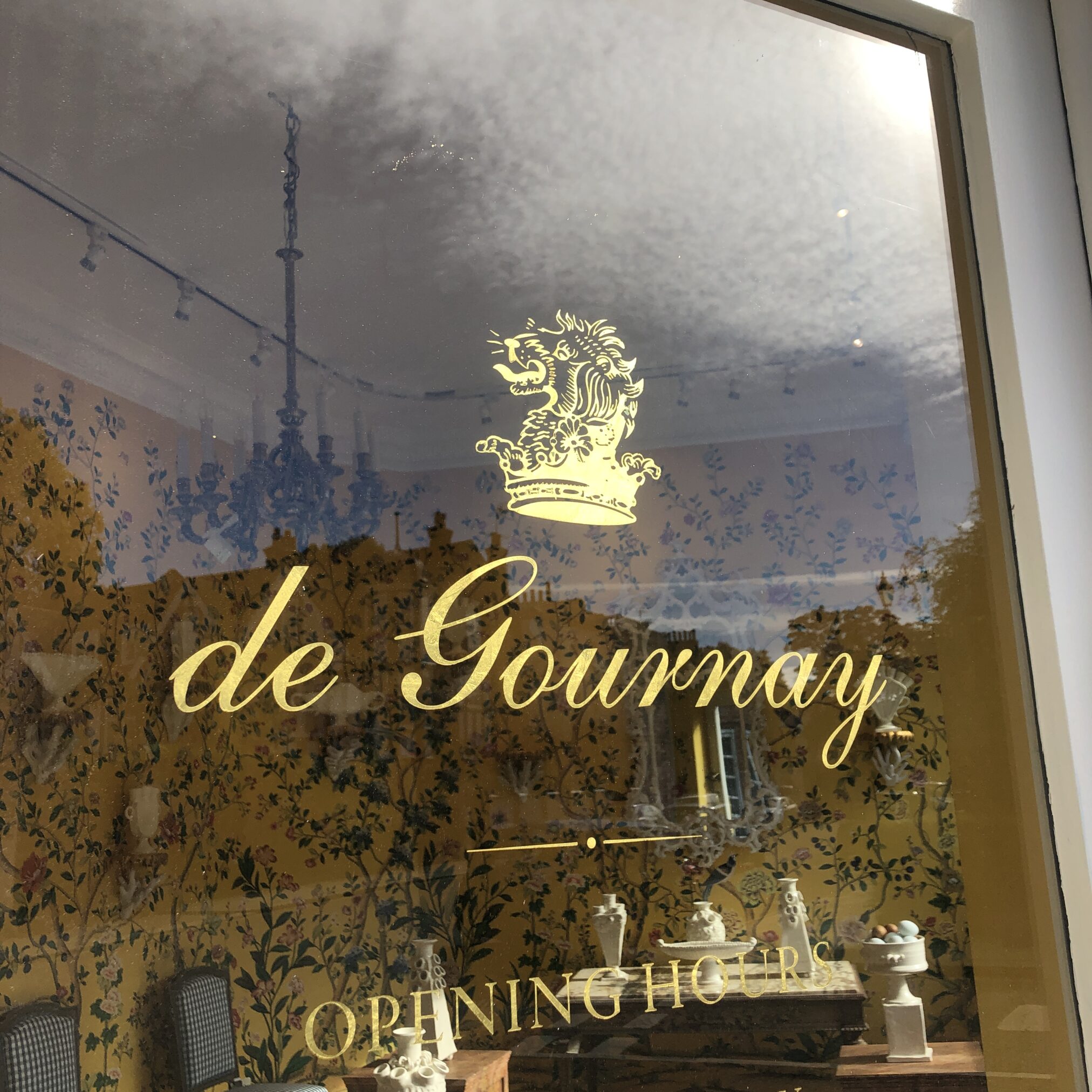 London's finest Glass Gilding. . De Gournay glass gilding, Gold window signs with matte or mirrored finish. Chelsea London gilded lettering artists sign writers NGS