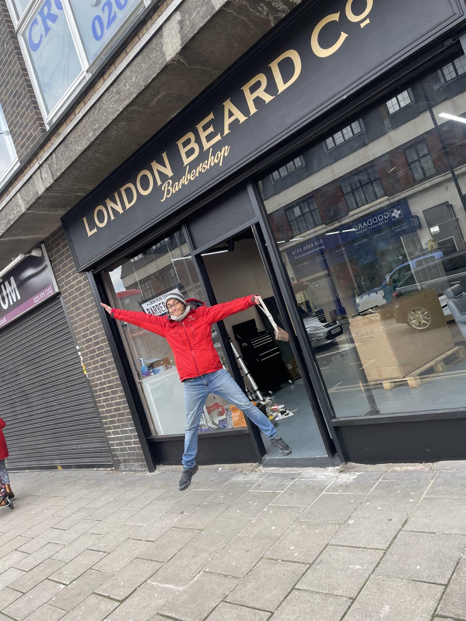 TRADITIONAL SIGN WRITER LONDON NEAR ME, NGS SIGN WRITING CENTRAL LDN. Gold House Numbers London Sign Writer Nick Garrett Seraina Baumgartner NGS