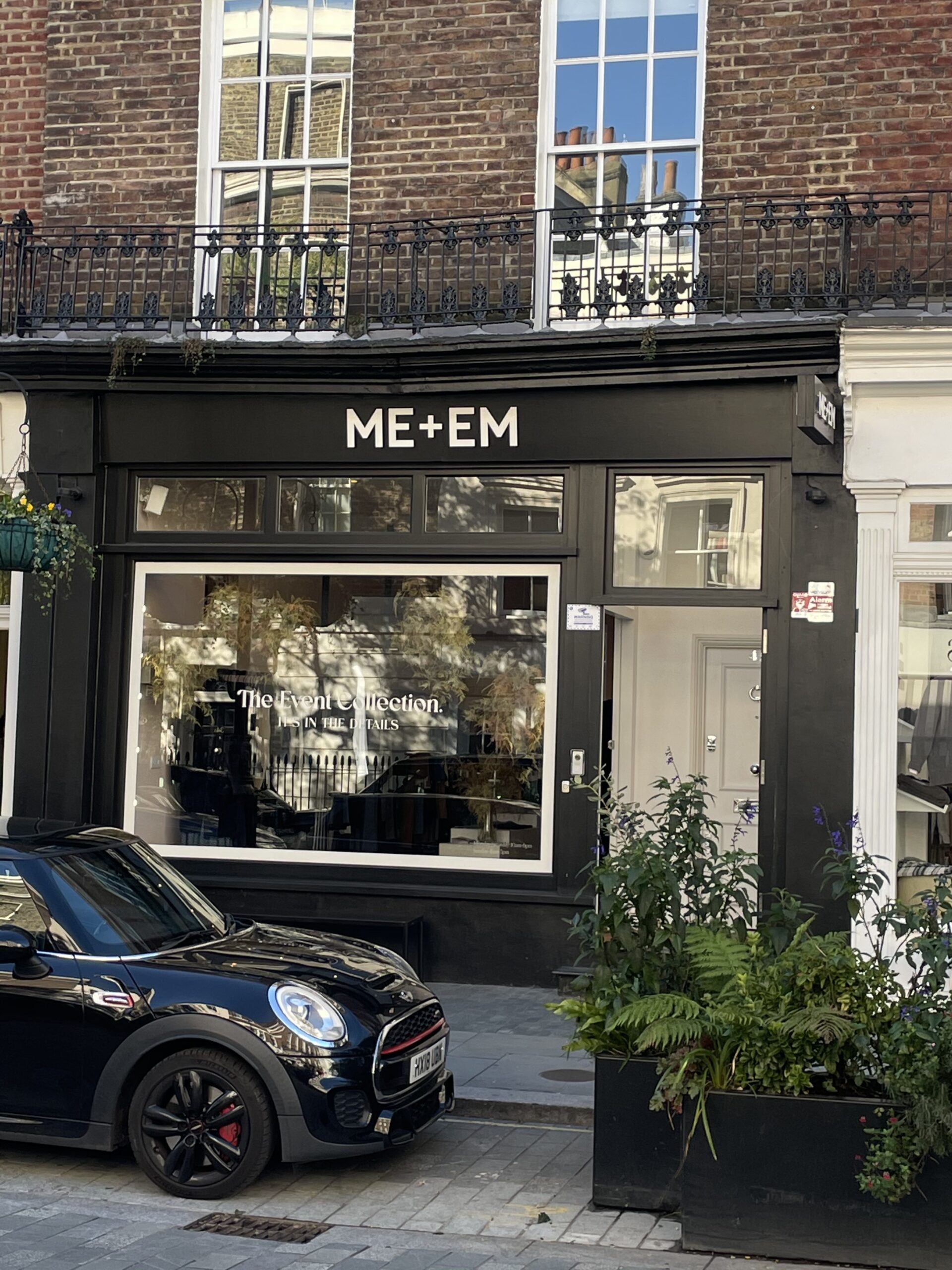 sign painters London NGS. Marylebone, Mayfair, Soho, Borough market cafe coffee house signage NGS Chiswick