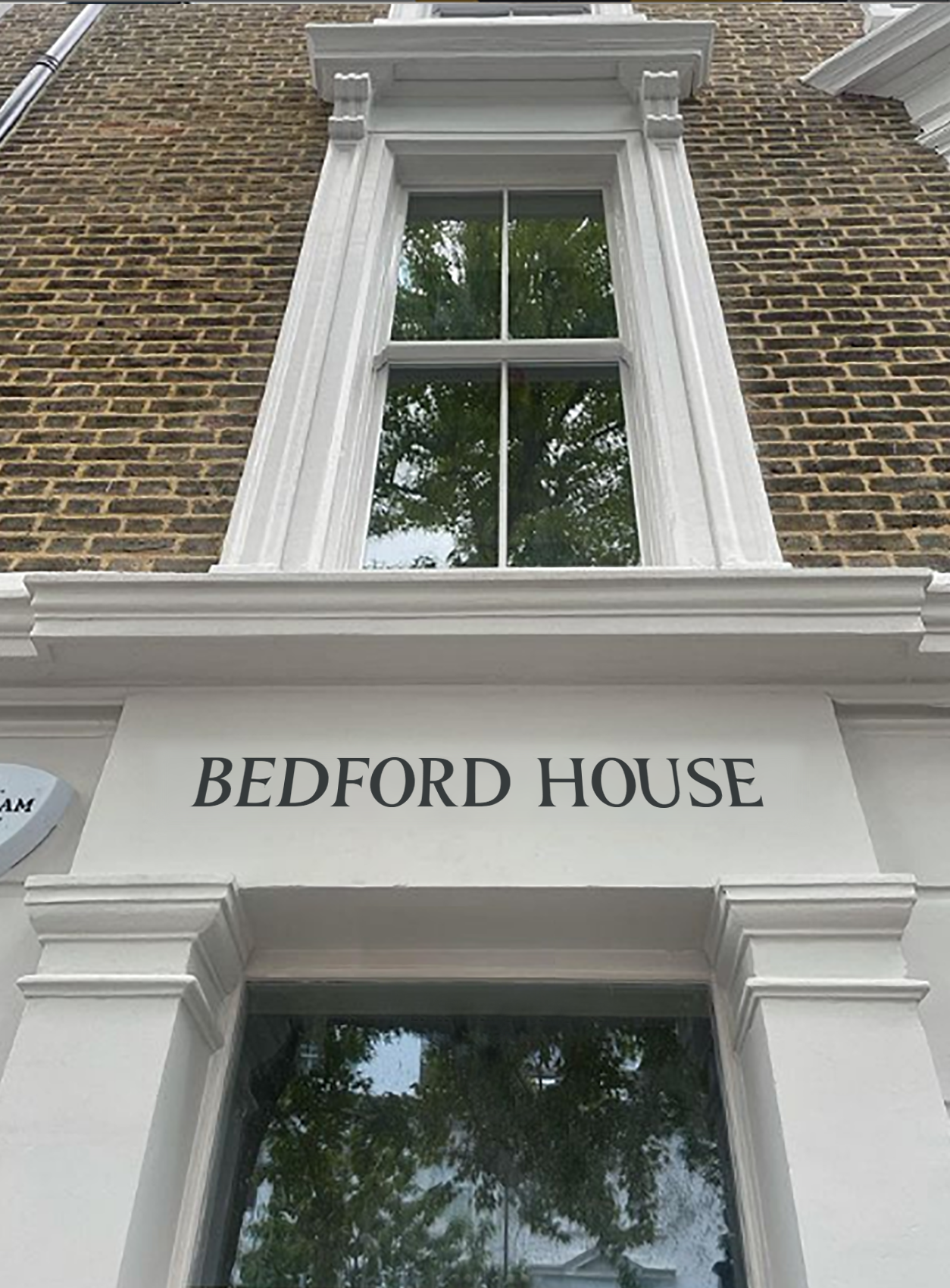 Richard Apps sign painters Traditional Sign Writer NGS London.London NGS. Marylebone, Mayfair, Soho, Borough market cafe coffee house signage NGS Chiswick