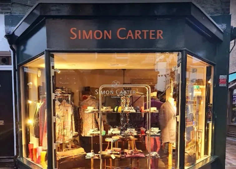 London Hand Painted Sign Writers NGS. London Sign Writer Nick Garrett for Simon Carter shops.
