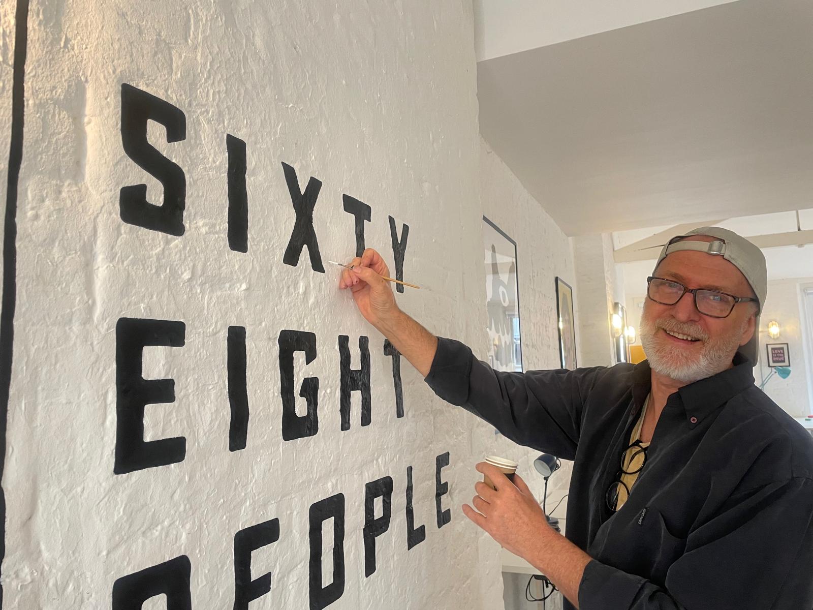 START UP SIGN PAINTERS, NGS BEST SIGN WRITERS IN LONDON NEAR US. SIXTY EIGHT PEOPLE.