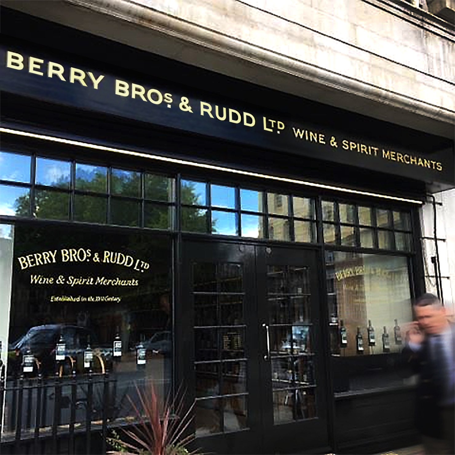 NGS Angel Gilding, Glass Gild specialists.
Gold leaf signwriters, foiled gold windows. Window decals
