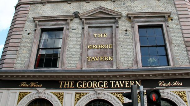 Pub sign writer London