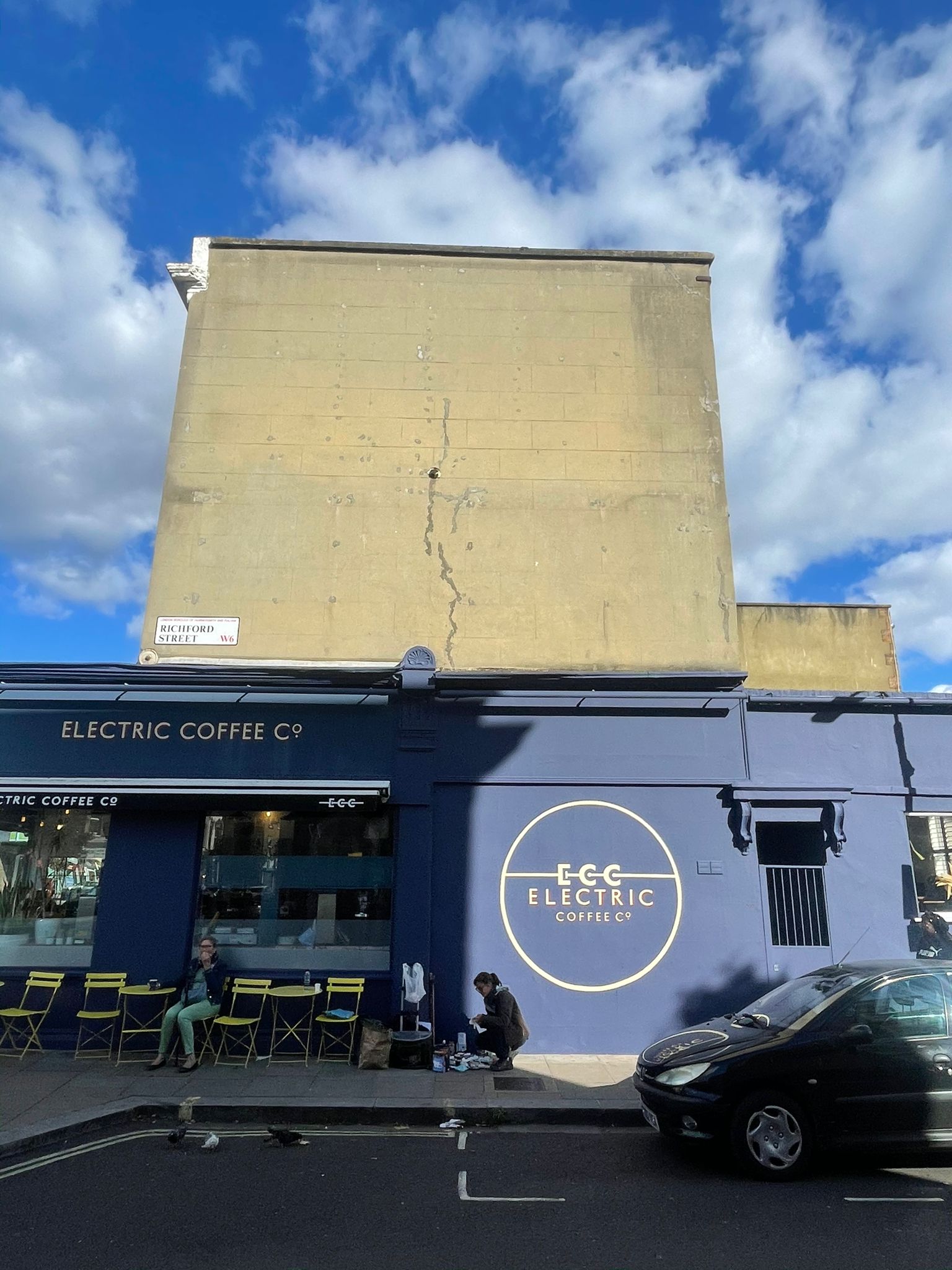 Cafe Electric Coffee Co, wall mural, lettering NGS Sign writing, London, Chelsea, Chiswick, Putney, Dulwich, cafes, hampstead, sign painters, NGS near us .NGS, sign writing London,