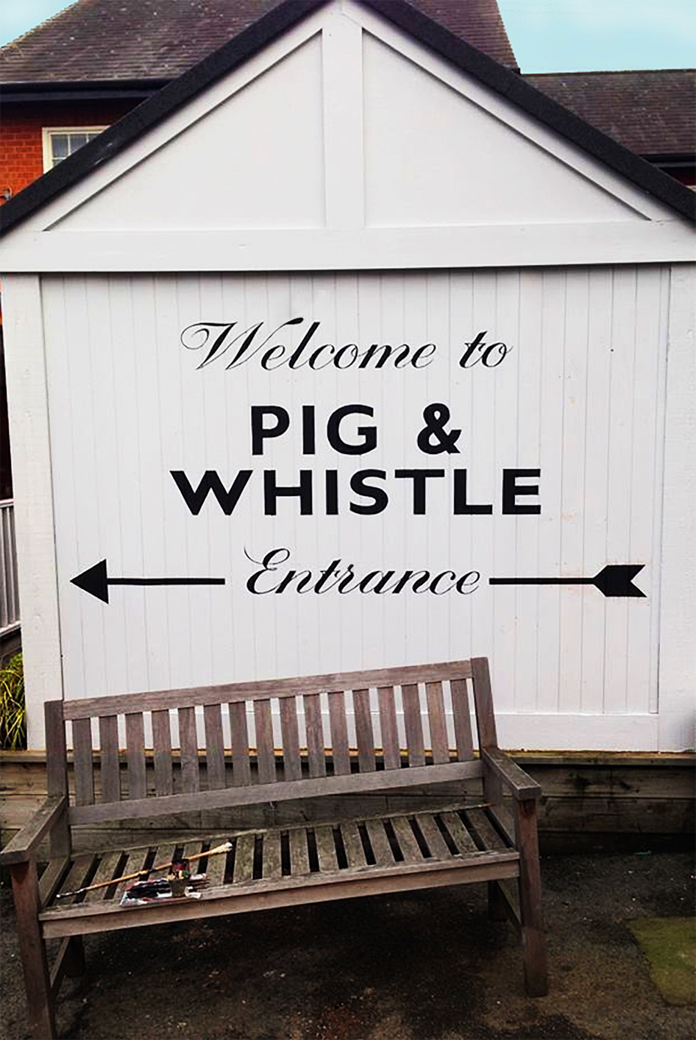 Traditional Sign writer, Pubs, Hotels, Offices, Shops, House numbers, London.