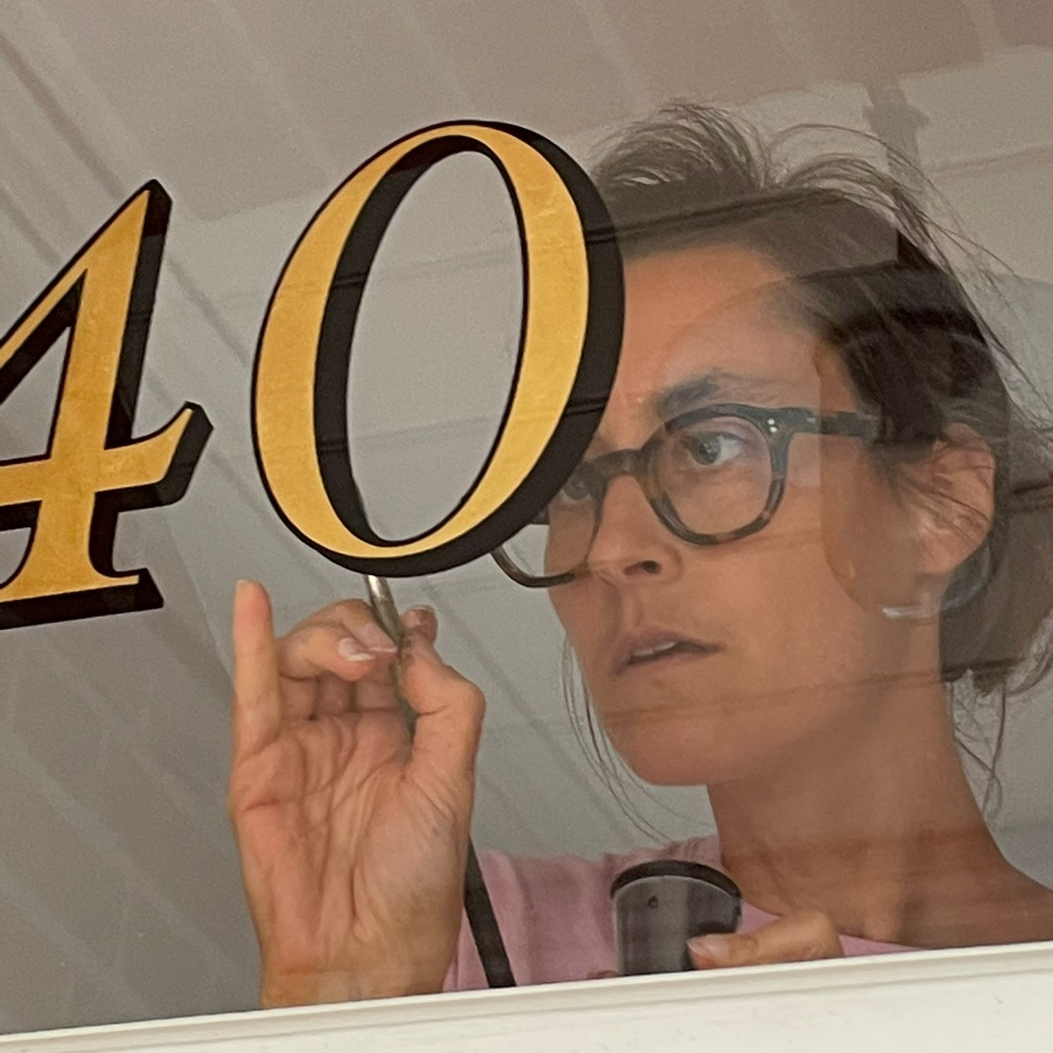 Hand painted Gold Transom Fanlight Seraina Signs. House numbers hand painted, House numbers sign painted by NGS, hand painted Victoria House titles numerals.