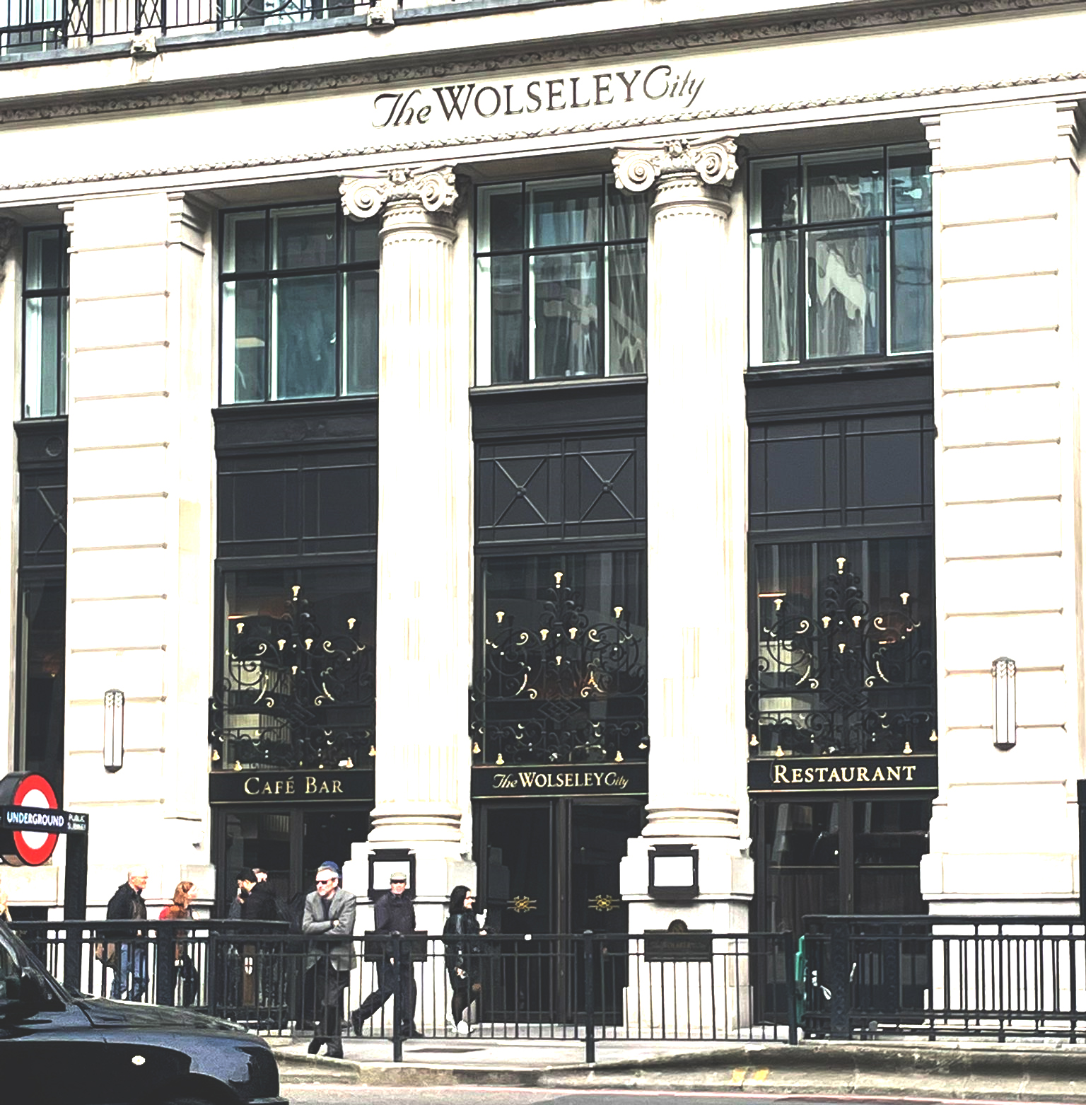 NGS CASE: The Wolseley City Gold Signage